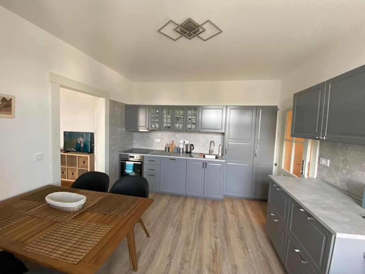 Apartman Xaveriova プラハ エクステリア 写真