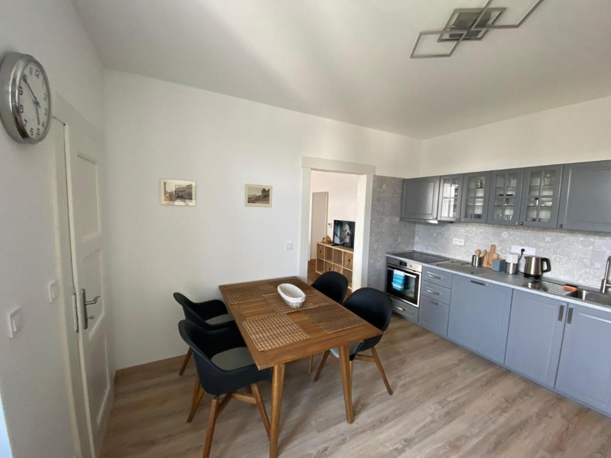 Apartman Xaveriova プラハ エクステリア 写真